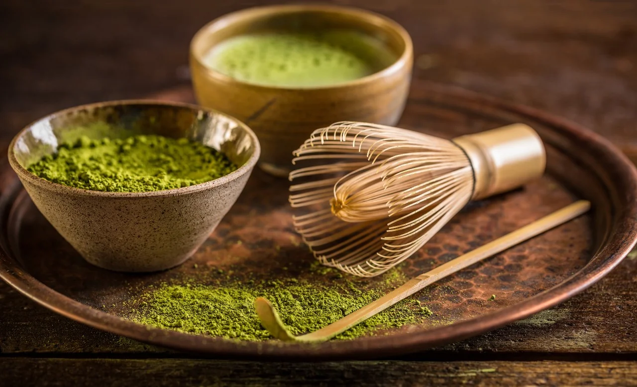 Nápoj nabitý antioxidantmi: Ako si pripraviť matcha čaj a matcha latte?