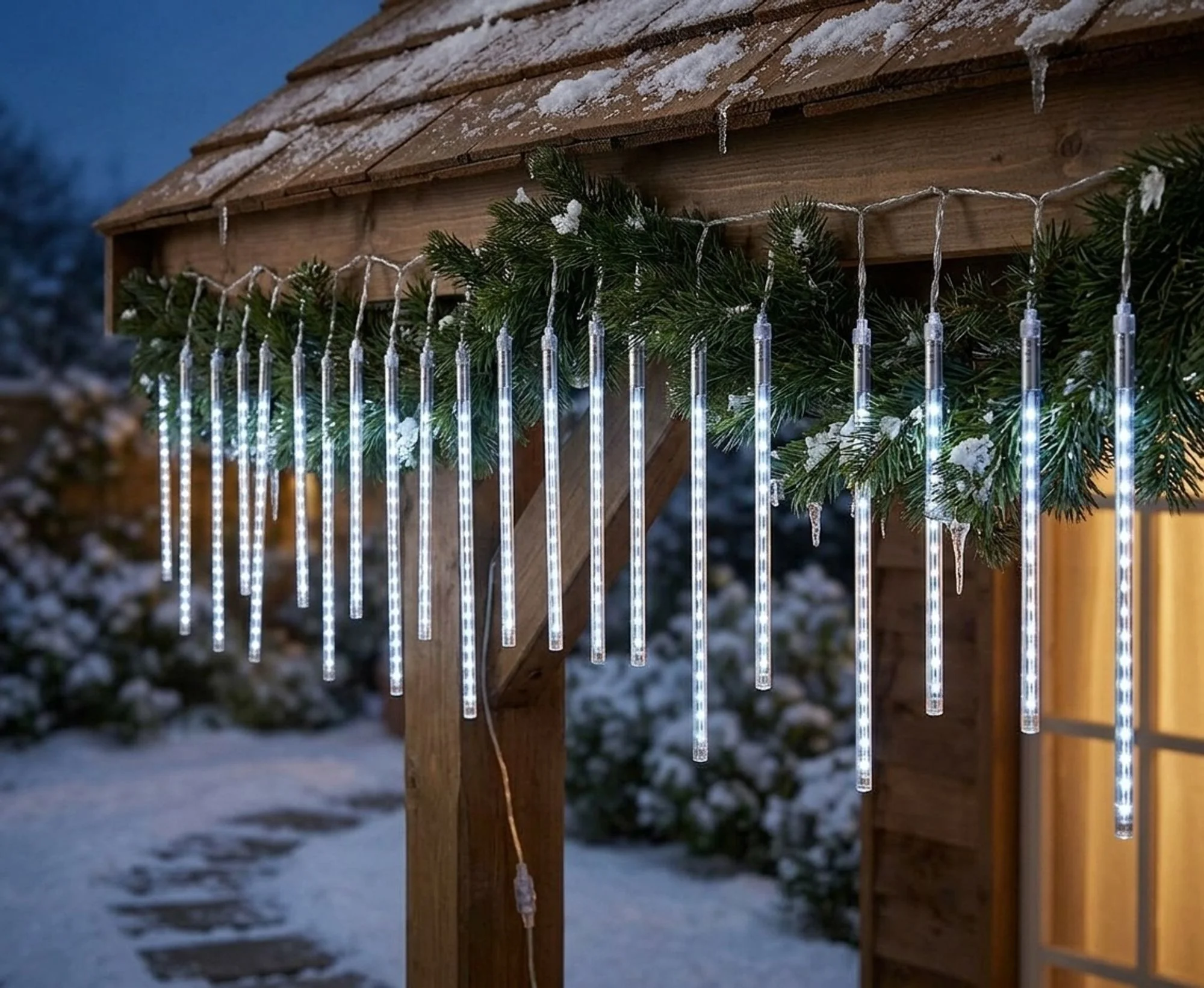 MagicHome LED reťaz Icicle, 1 ks 720 LED studená biela, 24 cencúľov, vodopád, 230 V/50 Hz, IP44, von, 7,50x0,30 m