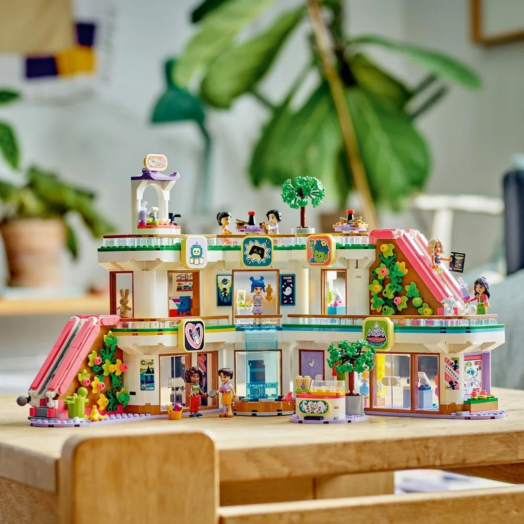 LEGO® Friends 42604 Nákupné centrum v mestečku Heartlake