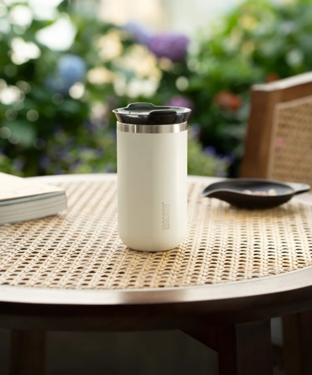 Octaroma Lungo - Ceramic White 300 ml Cestovný hrnček