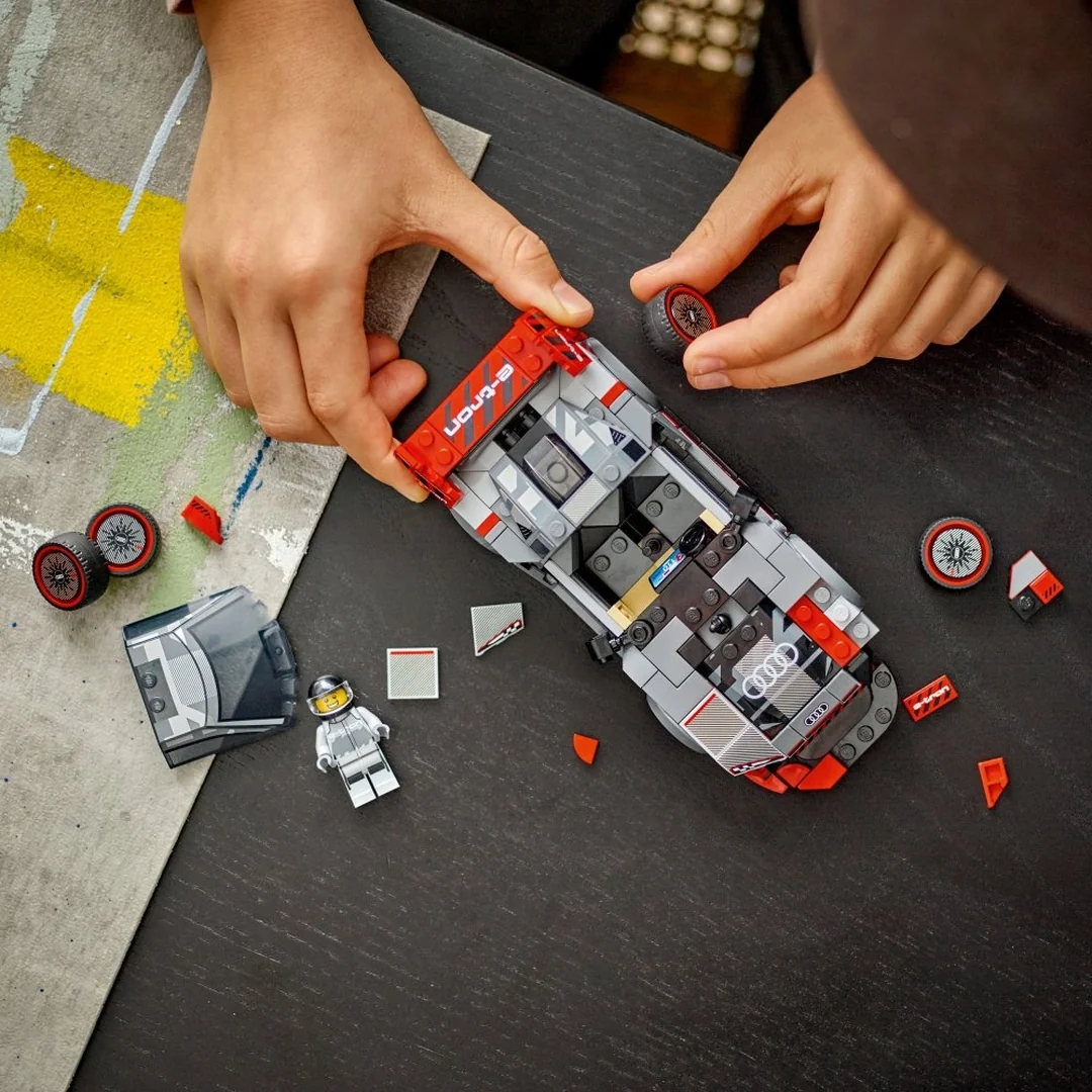 LEGO® Speed Champions 76921 Pretekárske auto Audi S1 e-tron quattro