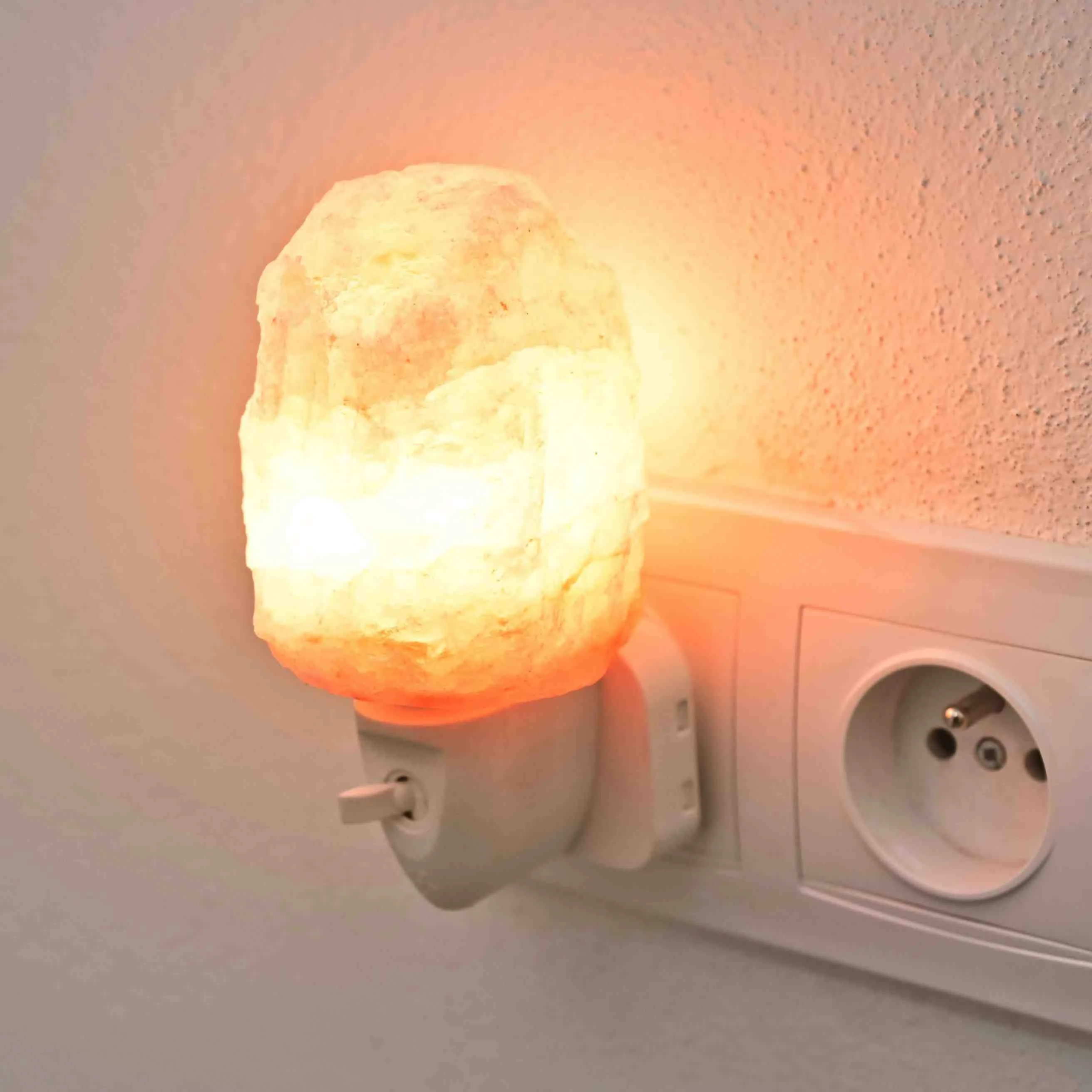 EMI Soľná lampa do zásuvky 1×1 ks, lampa do zásuky