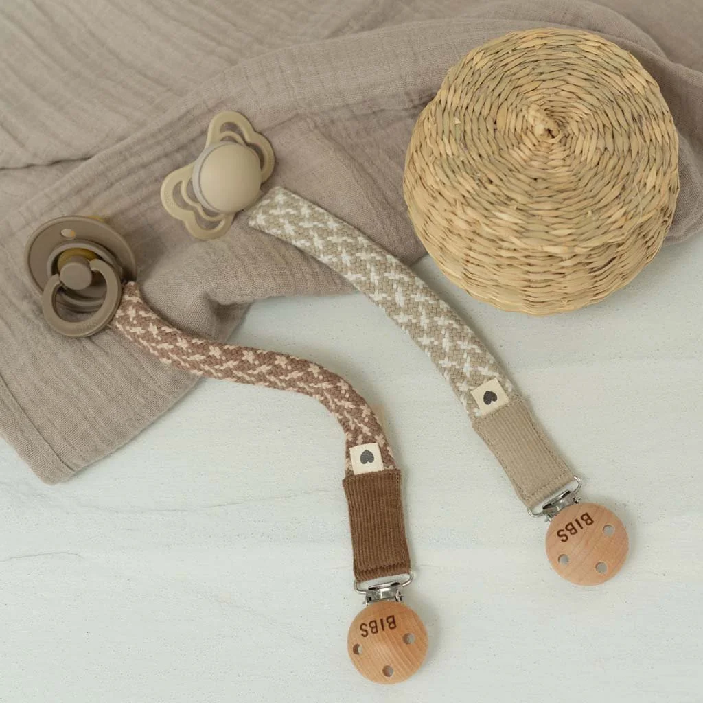 BIBS Paci Braid klip na cumlík Sage / Ivory