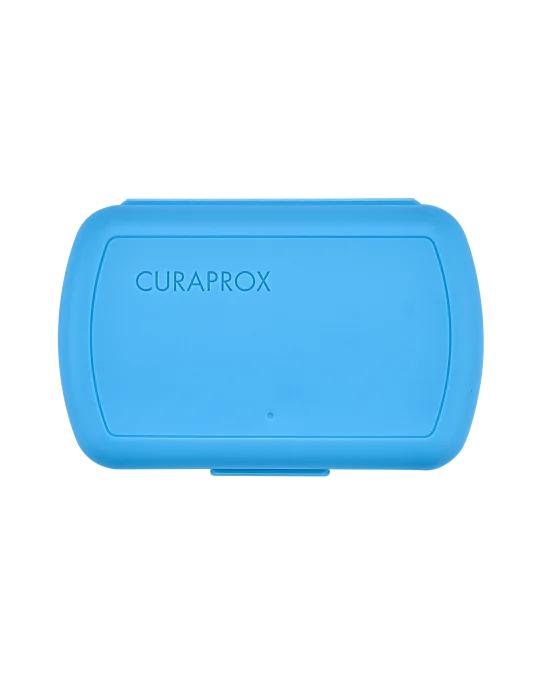 CURAPROX Kids travel set (modrý (1x zubná kefka, 2x medzizubná kefka CPS, 1x zubná pasta mäta 6+ 10 ml, 1x nálepka) 1x1 set) 1 set