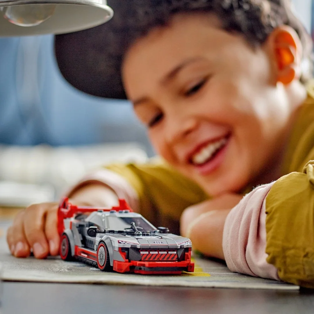 LEGO® Speed Champions 76921 Pretekárske auto Audi S1 e-tron quattro