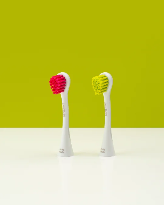 CURAPROX Hydrosonická náhradná hlavica PRO sensitive - magenta/zelená 2 ks