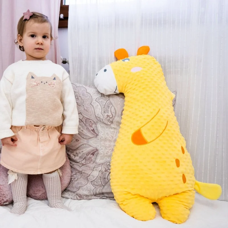 innoGIO multifunkčný vankúšik GIOplush Giraffe Tobia