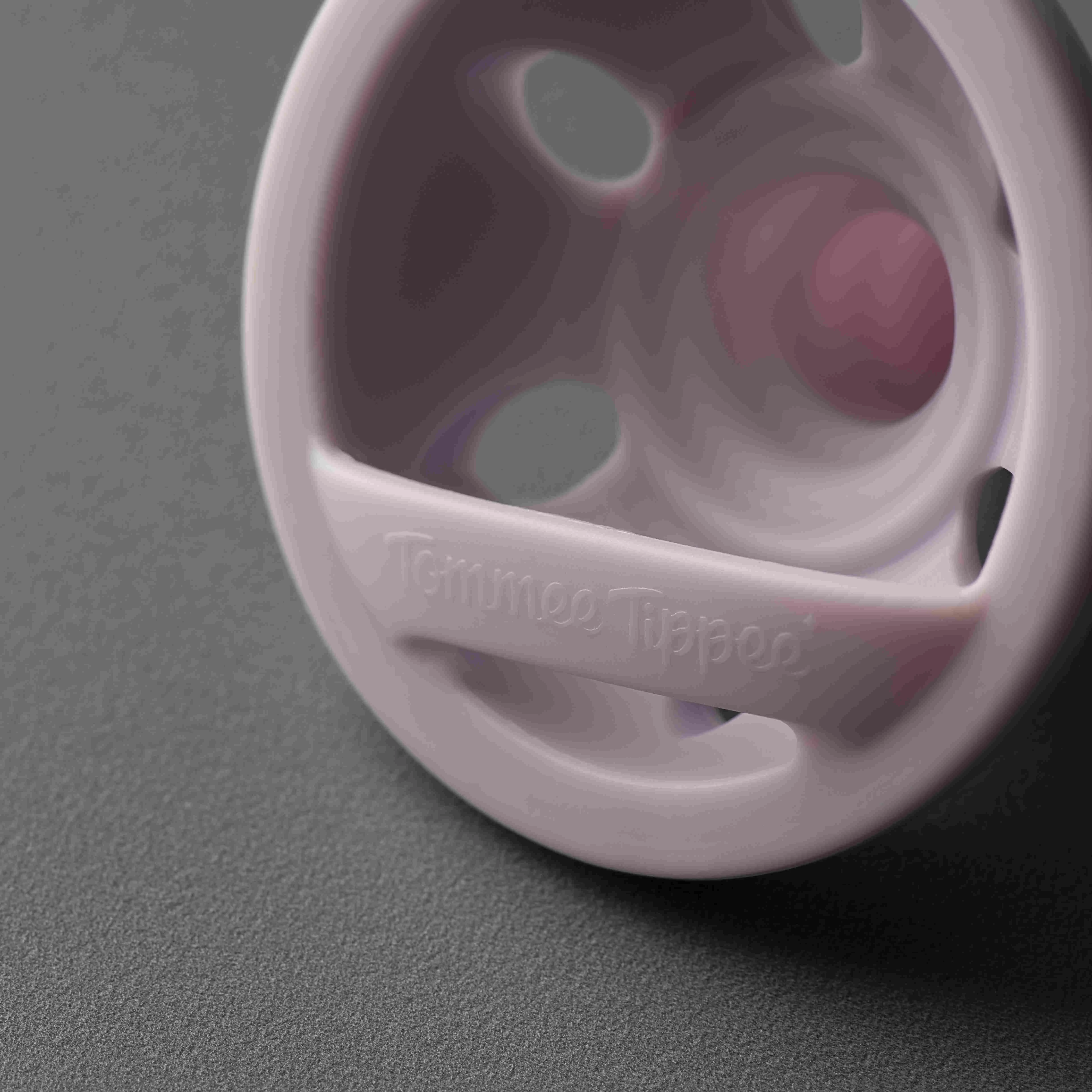 Tommee Tippee Breast-like silikónový cumlík 6-18m, Girl 2 ks