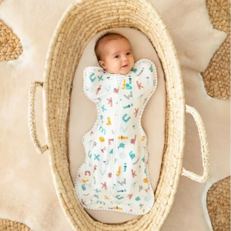 Love To Dream Zavinovačka Swaddle UP Etapa 1, veľkosť M, 1.0 TOG, abeceda