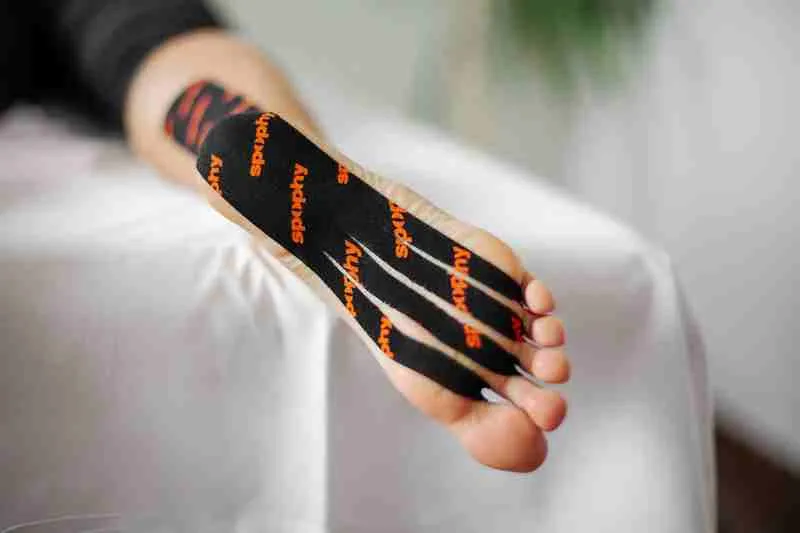 Spophy Kinesiology Tape Black, tejpovacia páska čierna, 5 cm x 5 m 1×1 ks, tejpovacia páska