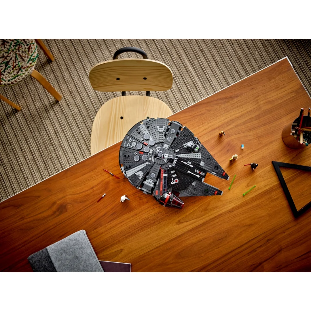 LEGO® Star Wars™ 75389 Temný Falcon