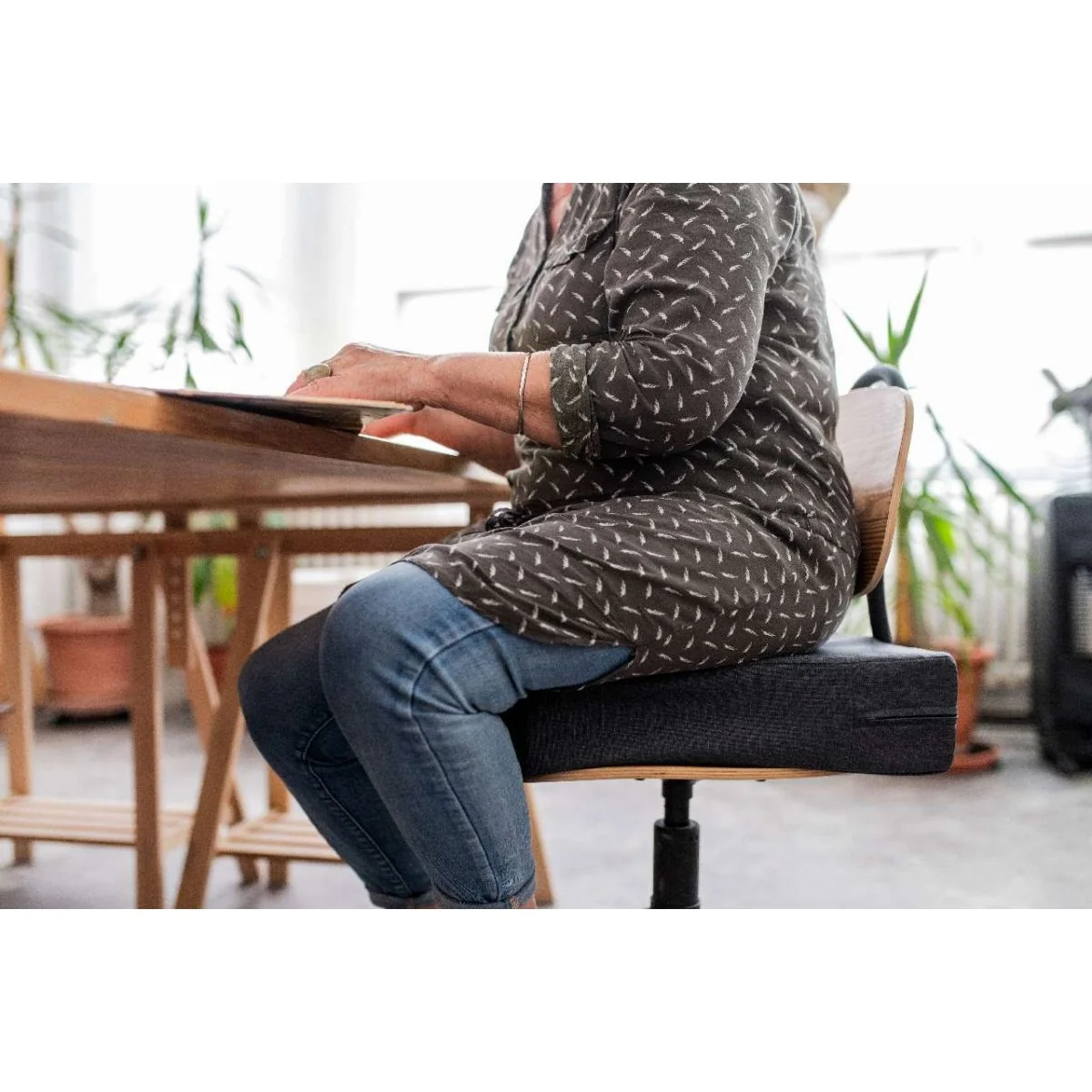 Ergonomicky vankúš na zvýšenie sedenia Benergo - pre dospelých