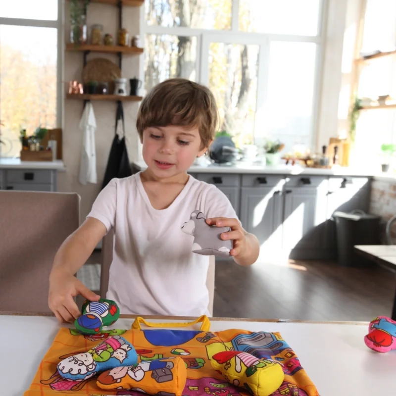 K´s Kids Edukačná podložka s bábikami Family (9 postáv)