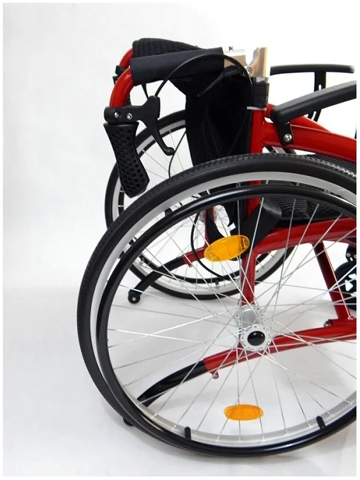 Odľahčený hliníkový invalidný vozík Exclusive Tim Light červená šírka sedadla 46 cm