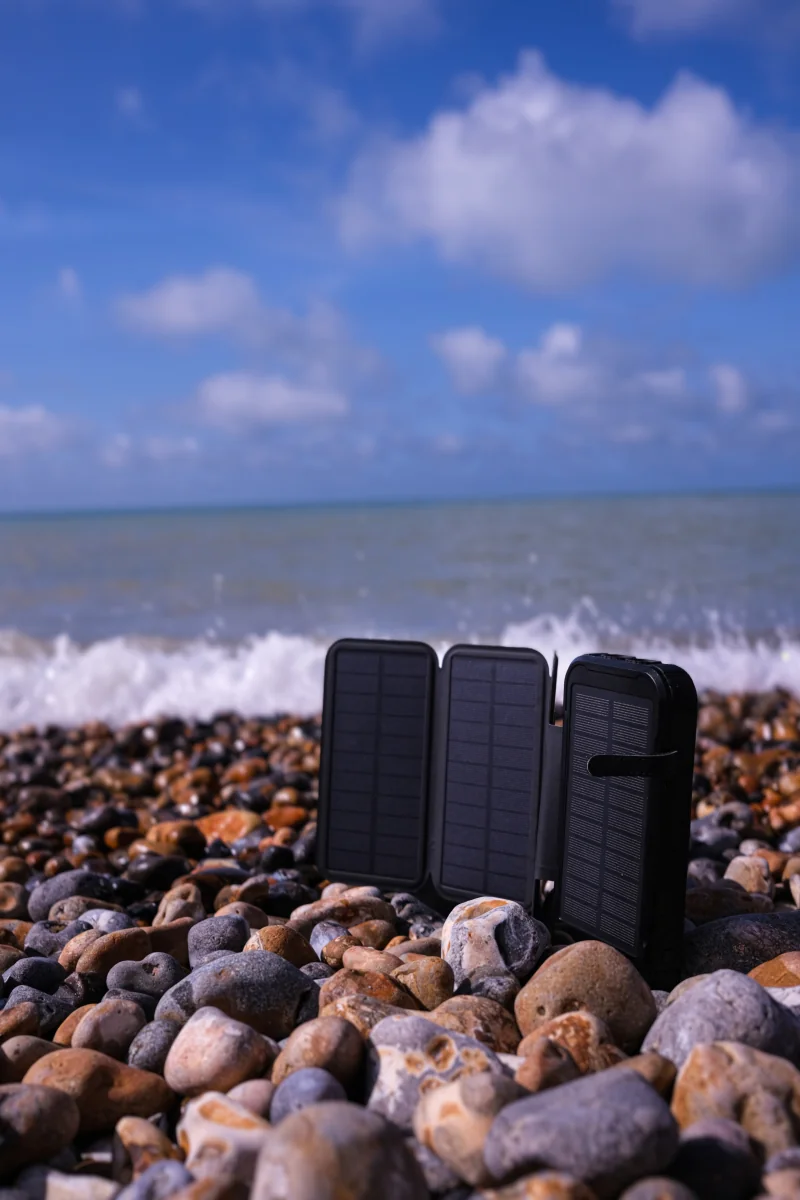 Powerbanka BOOMPODS Neutron FOLD SOLAR 16000mAh čierna