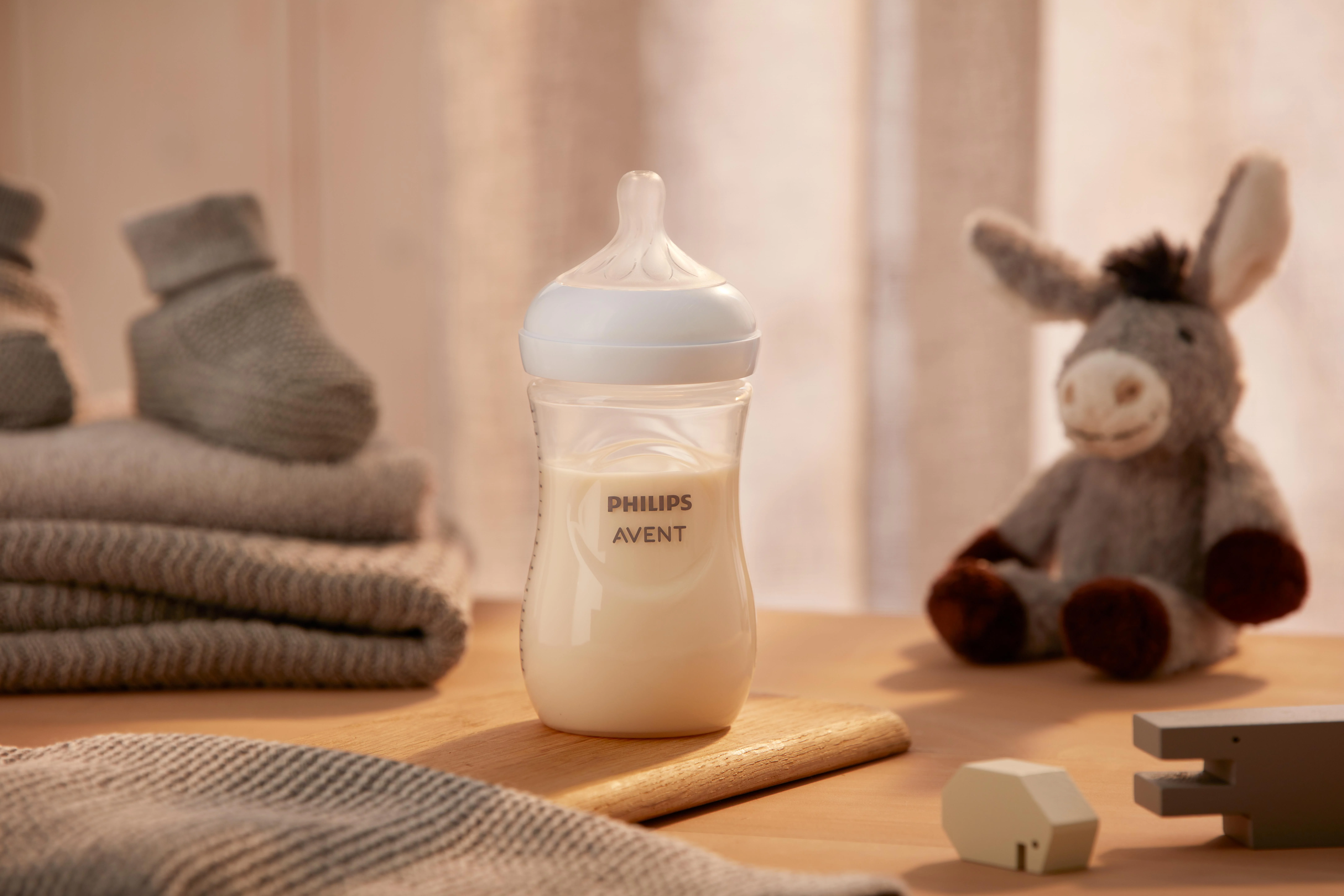 Philips AVENT SCY903/04 Fľaša Natural Response 260 ml, 3-6m, 4 ks 3 ks