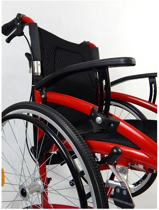 Odľahčený hliníkový invalidný vozík Exclusive Tim Light červená šírka sedadla 46 cm