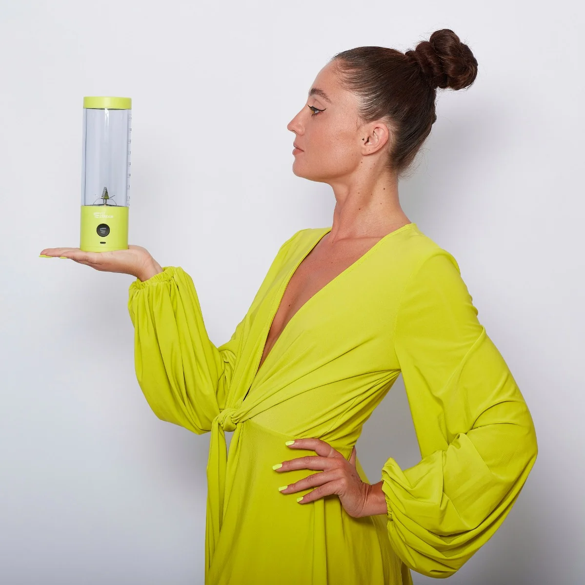 FitStream Pro žltý , prenosný, USB nabíjatelný mixér 1×1 ks, smoothie mixér