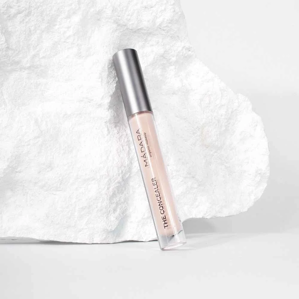 MÁDARA THE CONCEALER Rozjasňujúci korektor Latte 1×4 ml, prírodný korektor na tvár