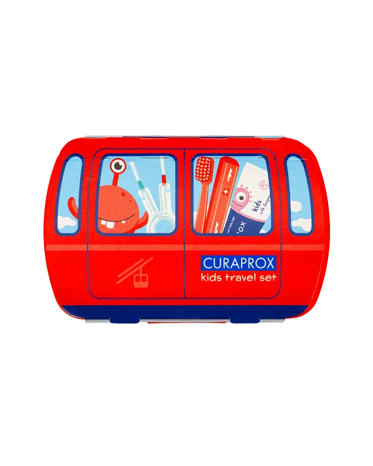 CURAPROX Kids travel set (červený (1x zubná kefka, 2x medzizubná kefka CPS, 1x zubná pasta melón 6+ 10 ml, 1x nálepka) 1x1 set) 1 set