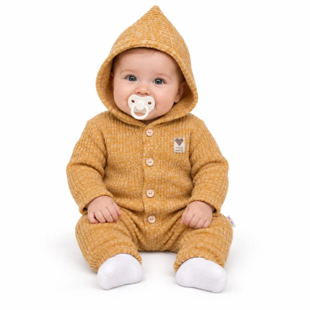 Baby Nellys Pletený overálok s kapucňou a gombíkmi Hand Made, medový žihaný, veľ. 68/74