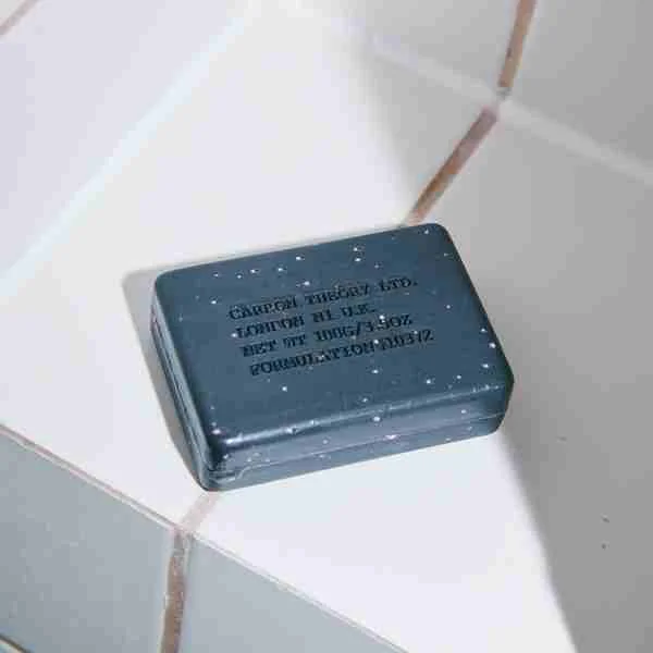 Carbon Theory, Exfoliating Body Bar 100 g, tuhé mydlo