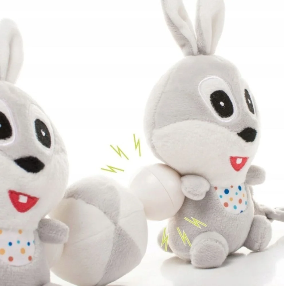 Plyšová hrkálka, zábrana na kočík 4Baby, Rabbit, sivo/biele