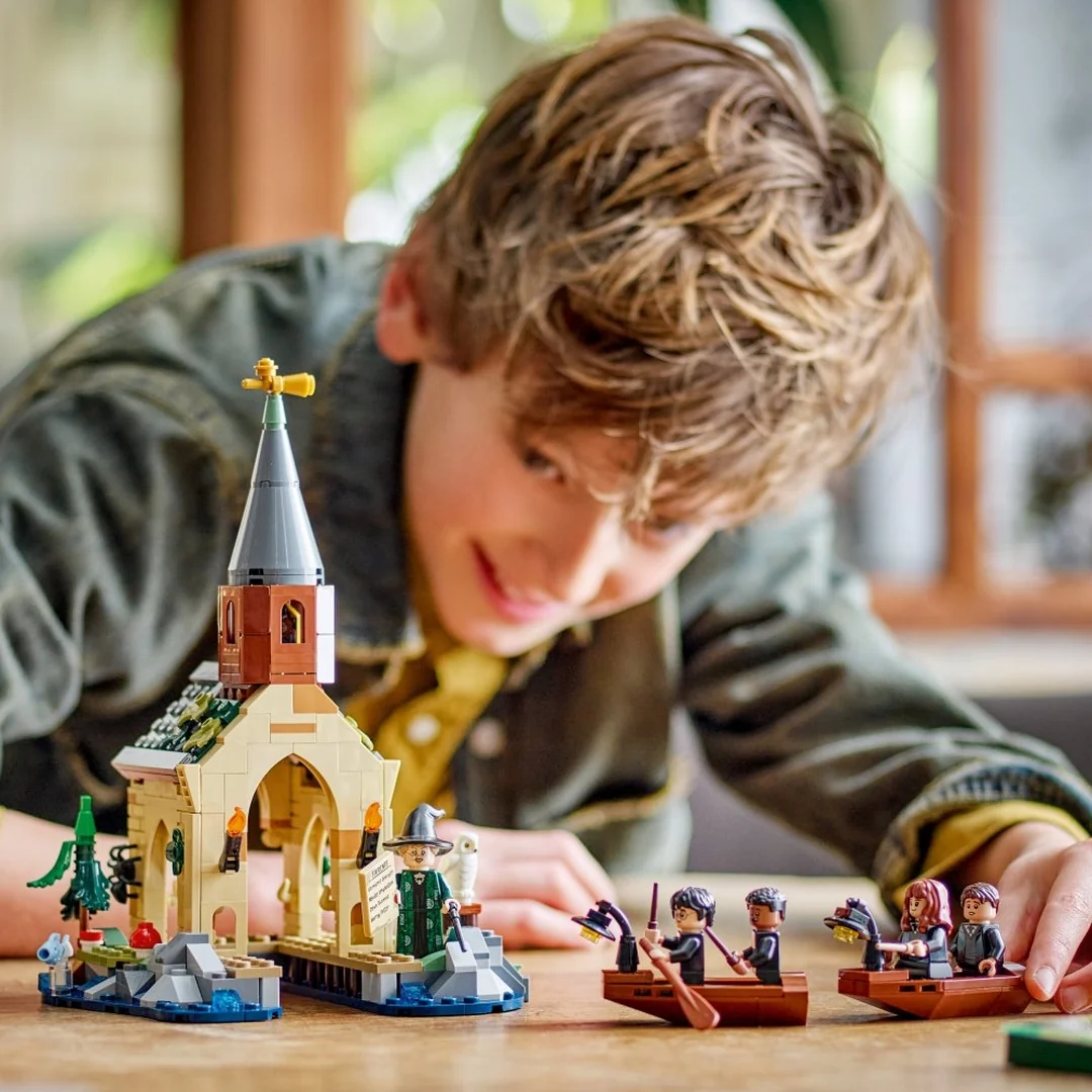 LEGO® Harry Potter™ 76426 Lodenica pri Rokfortskom hrade