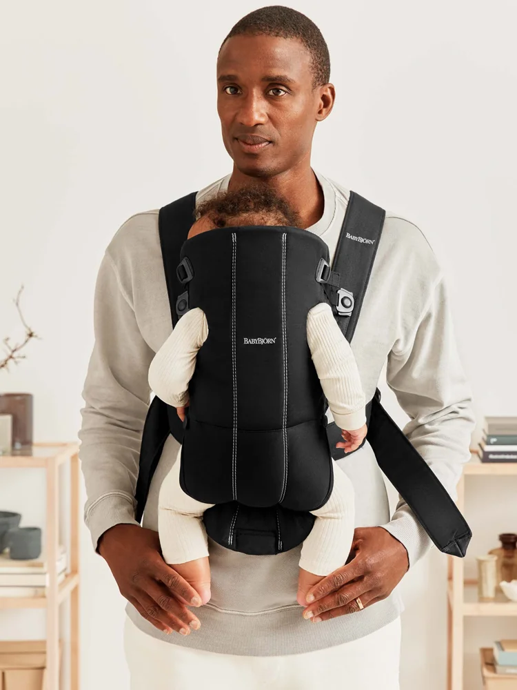 BABYBJÖRN Nosič Mini, Black Cotton 1×1 ks