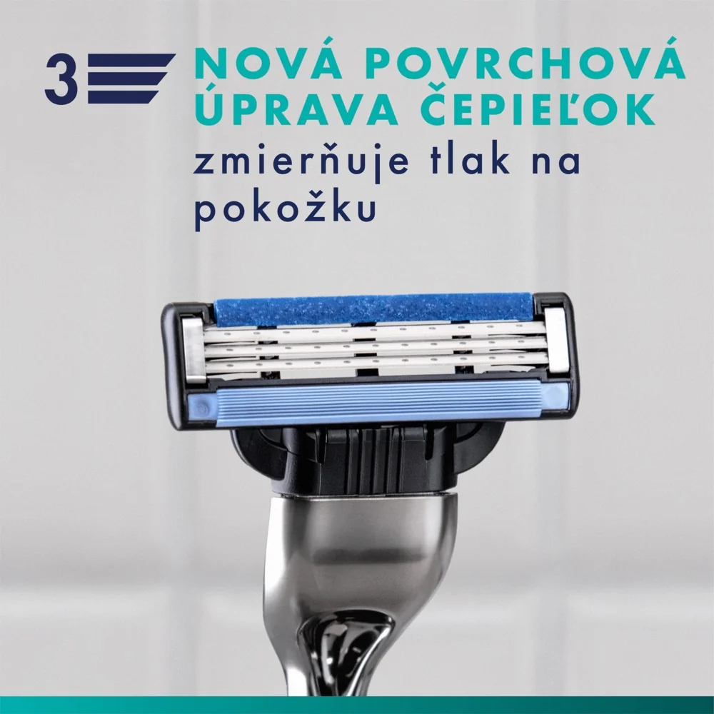 Gillette Mach3 UEFA Champions League Special Edition: pánsky holiaci strojček, gél na holenie, kozmetická taška 1 set