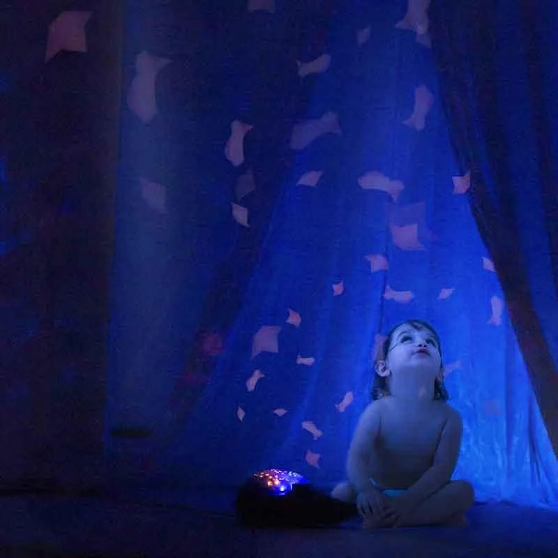 Magický LED projektor morského dna s melódiami a bielym šumom veľryba Aqua Dream