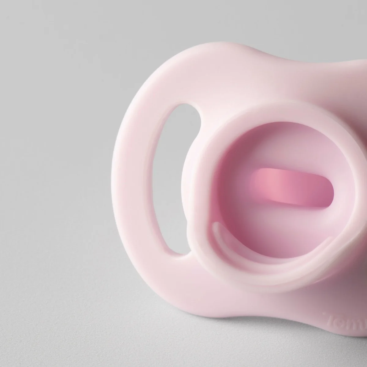 Tommee Tippee Silikónový Cumlík Ultra-light 0-6m 2 ks
