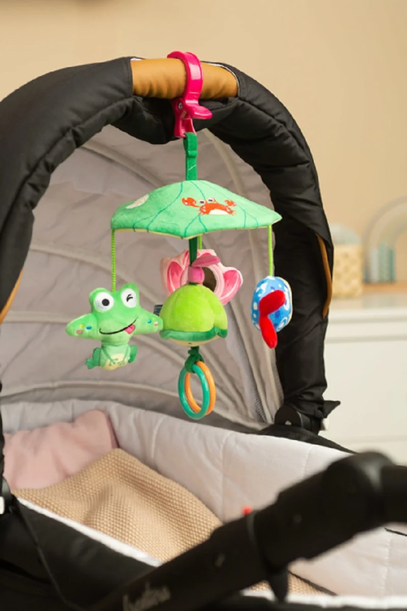 Kontrastný kolotoč nielen do kočíka Colorful - Žabka