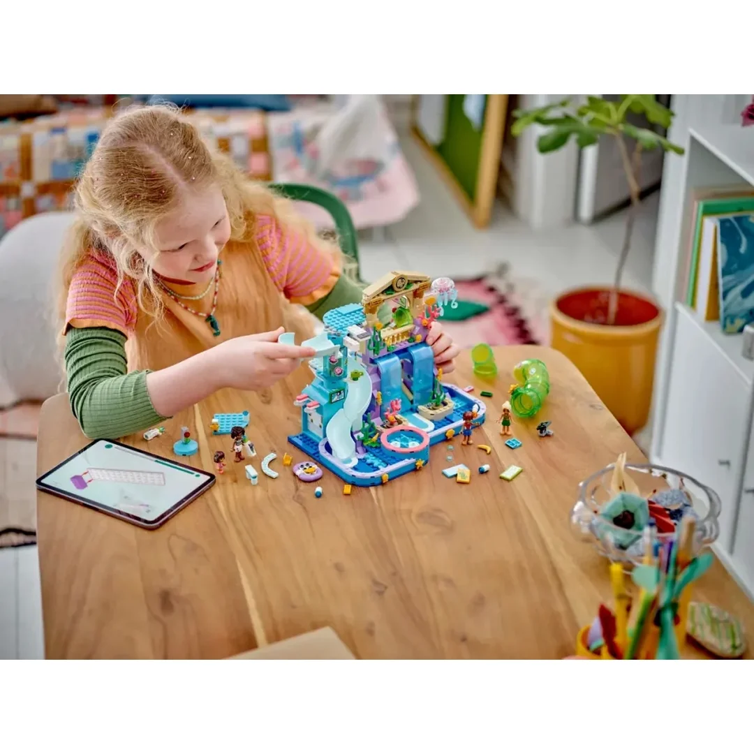 LEGO® Friends 42630 Akvapark v mestečku Heartlake