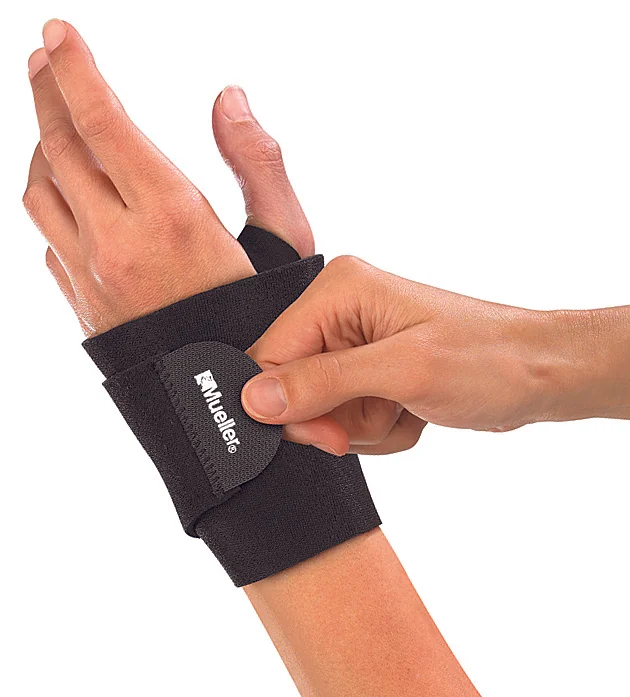 Mueller Wraparound Wrist Support, bandáž na zápästie 1 ks