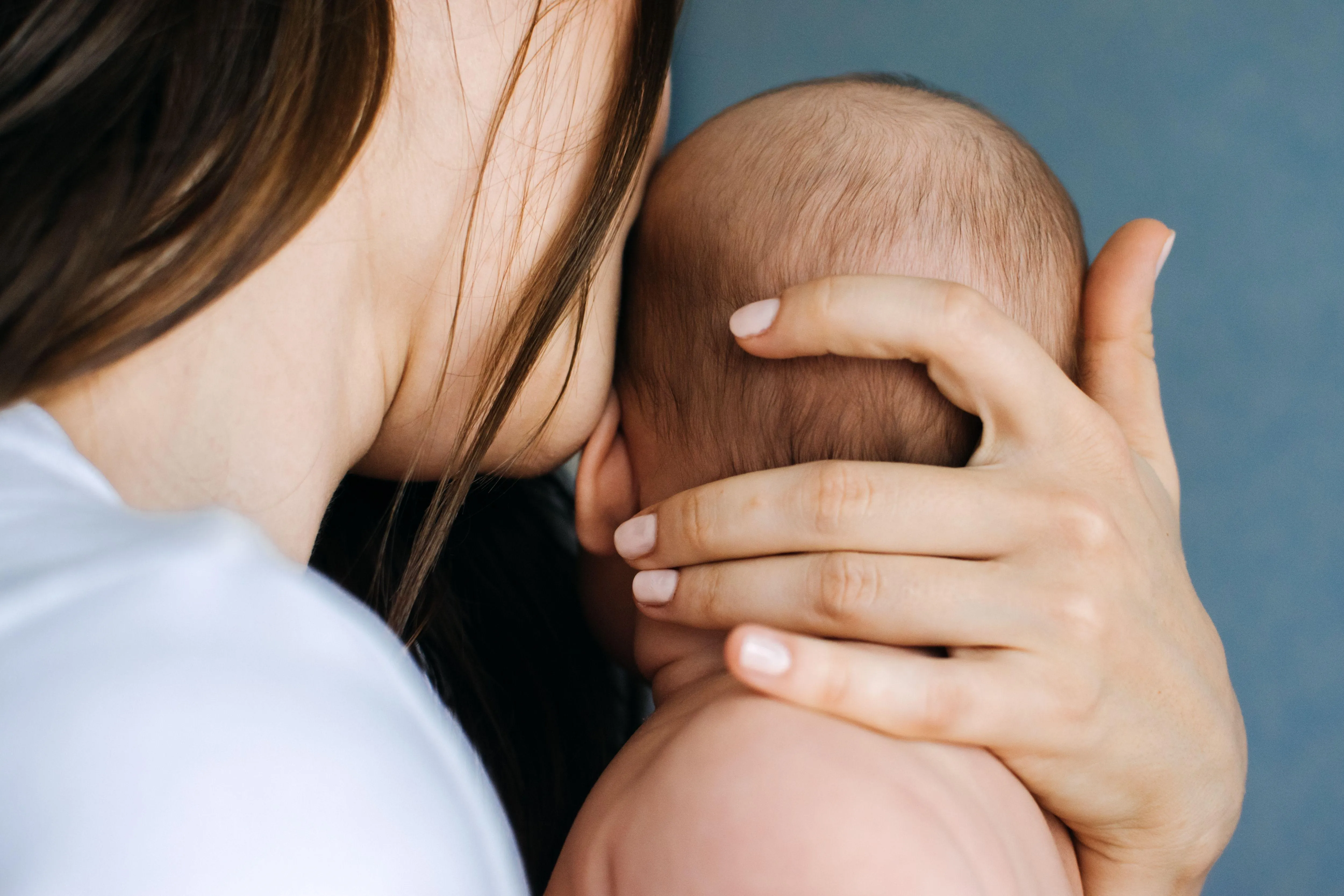 Ako zvládať popôrodnú depresiu: Rady pre čerstvé matky