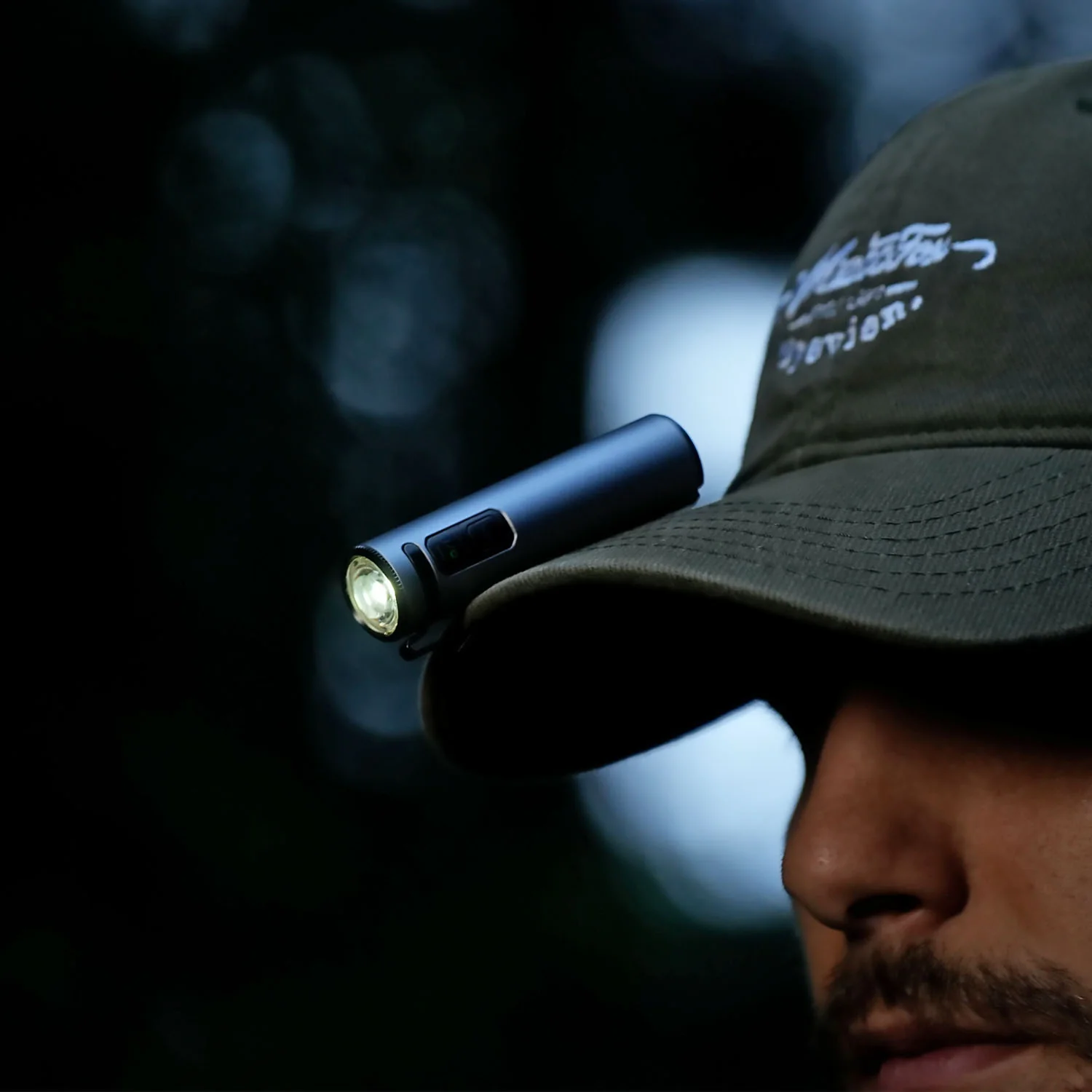 LED svietidlo Flextail ZERO Flashlight 1200 Farva: Silver