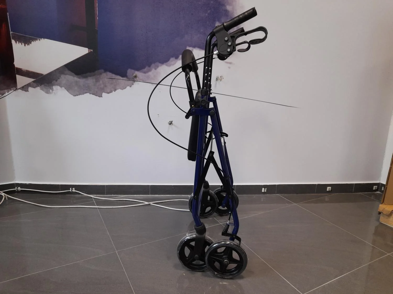 Skladacie chodítko pre seniorov - Rollator