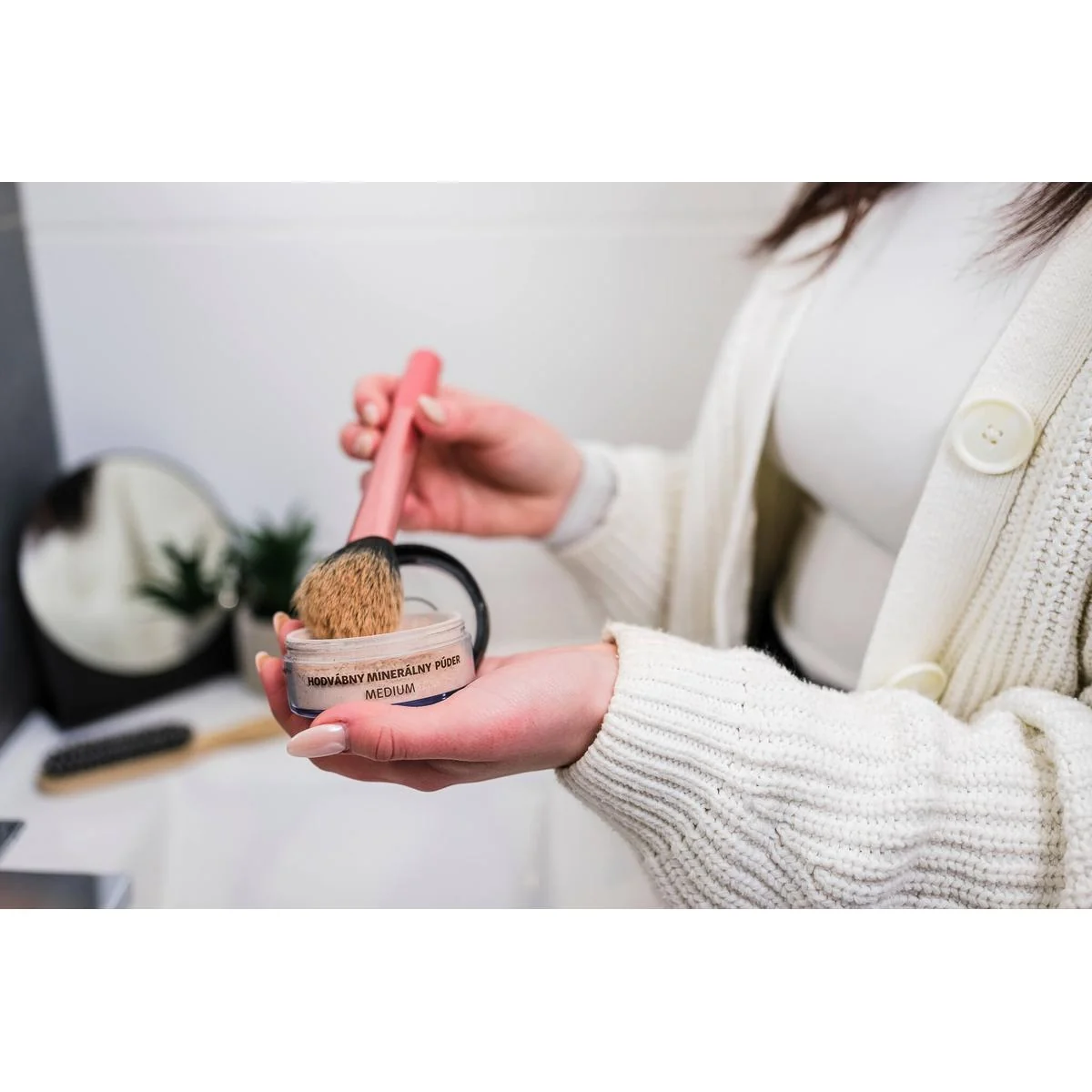 Hodvábny minerálny púder 30ml – Medium