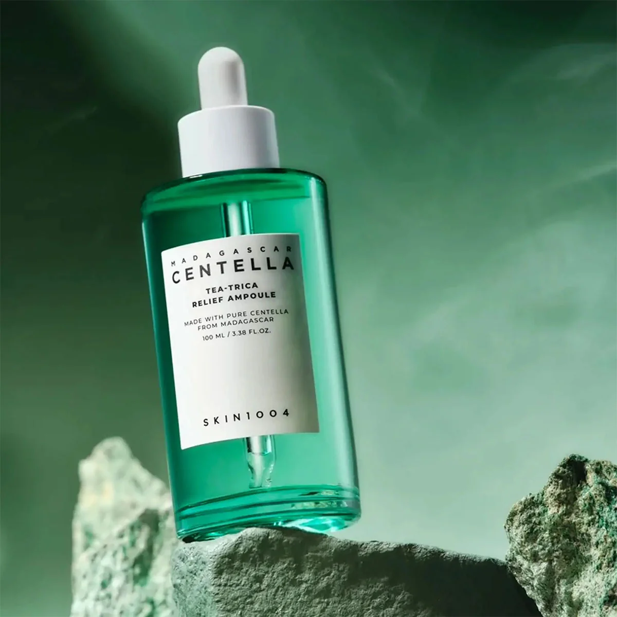 SKIN1004 Madagascar Centella Tea-Trica Relief Ampoule upokojujúce pleťové sérum pre problematickú pleť a akné 100 ml