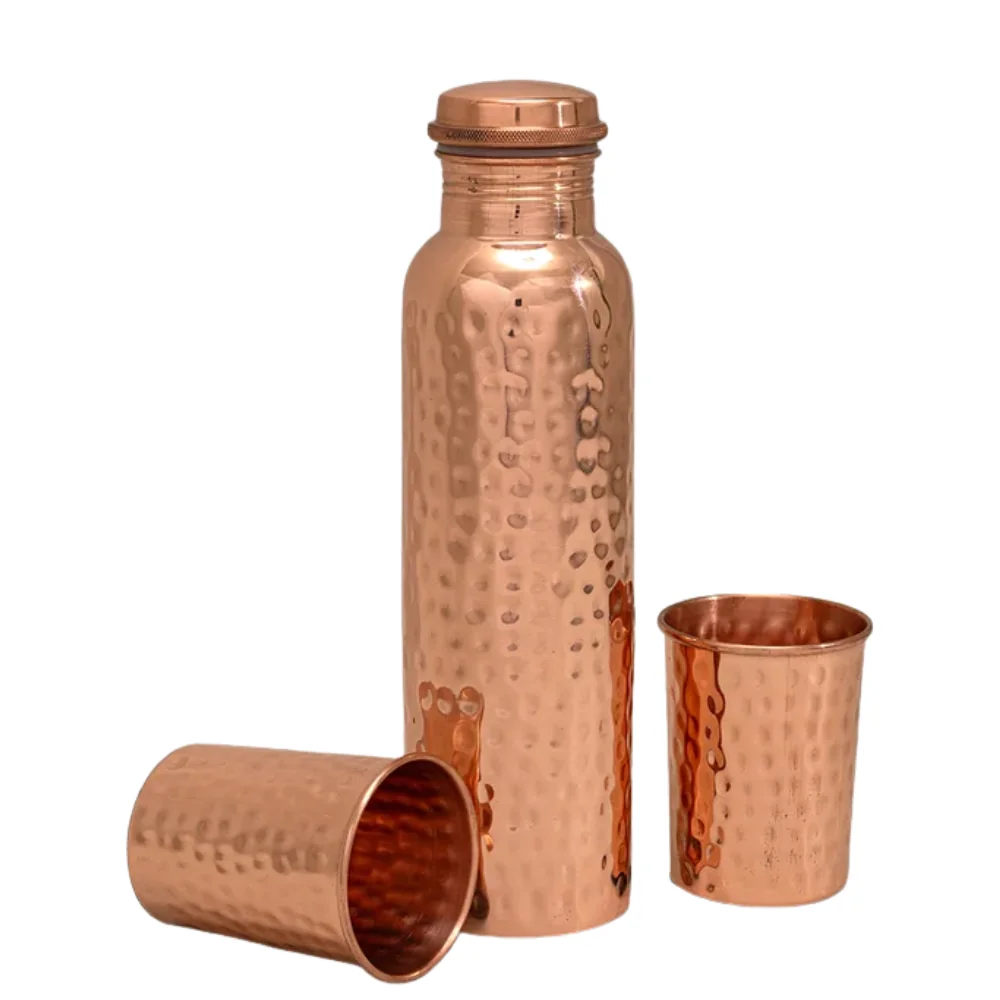 Sada tepanej fľaše z čistej medi s 2 pohármi ± 950 ml