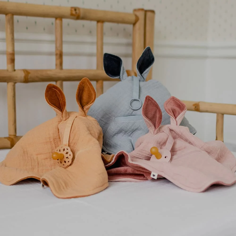 BIBS Kangaroo maznáčik z bavlny Cloud