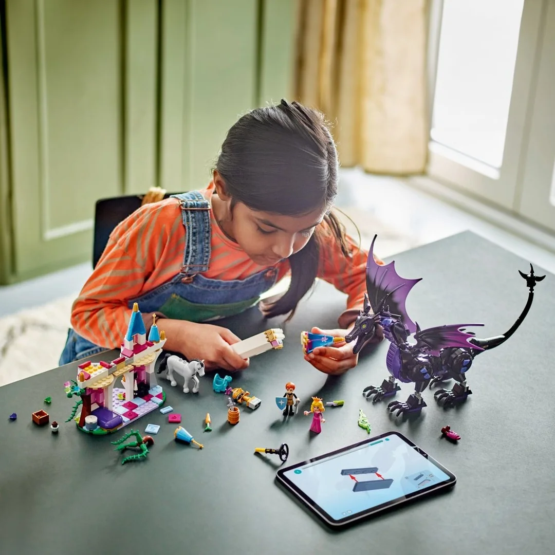 LEGO® Disney™ 43240 Zloriana v dračej podobe