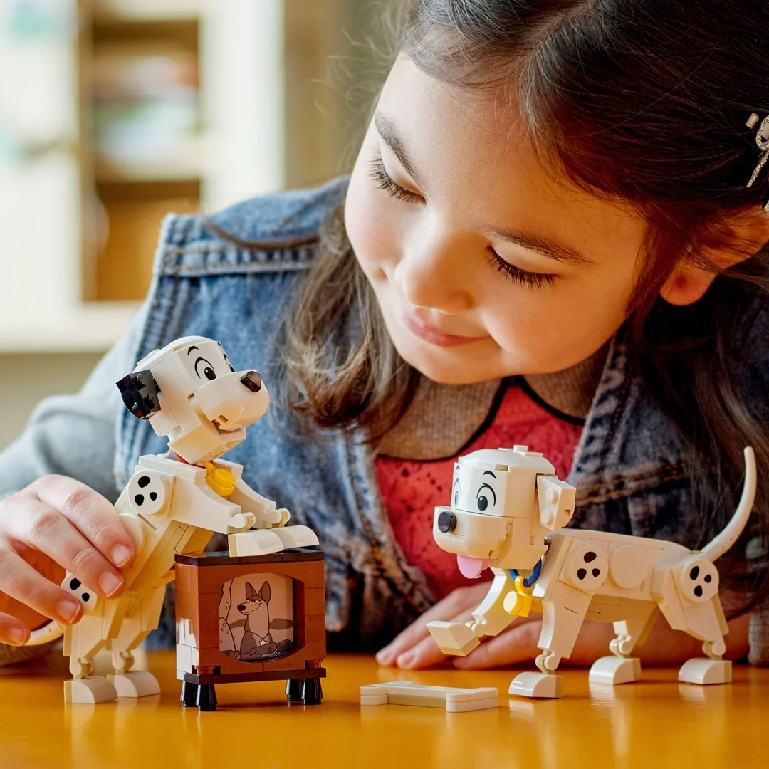 LEGO® │ Disney 43271 Šteniatka Lucky a Penny z filmu 101 dalmatíncov