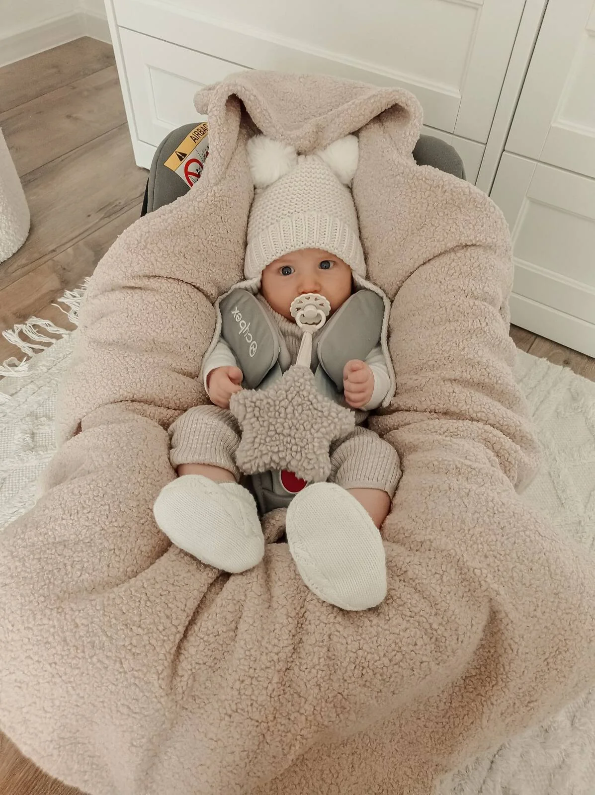 Oteplený fusák, deka s kapucňou do autosedačky Baránok, Baby Nellys - béžový