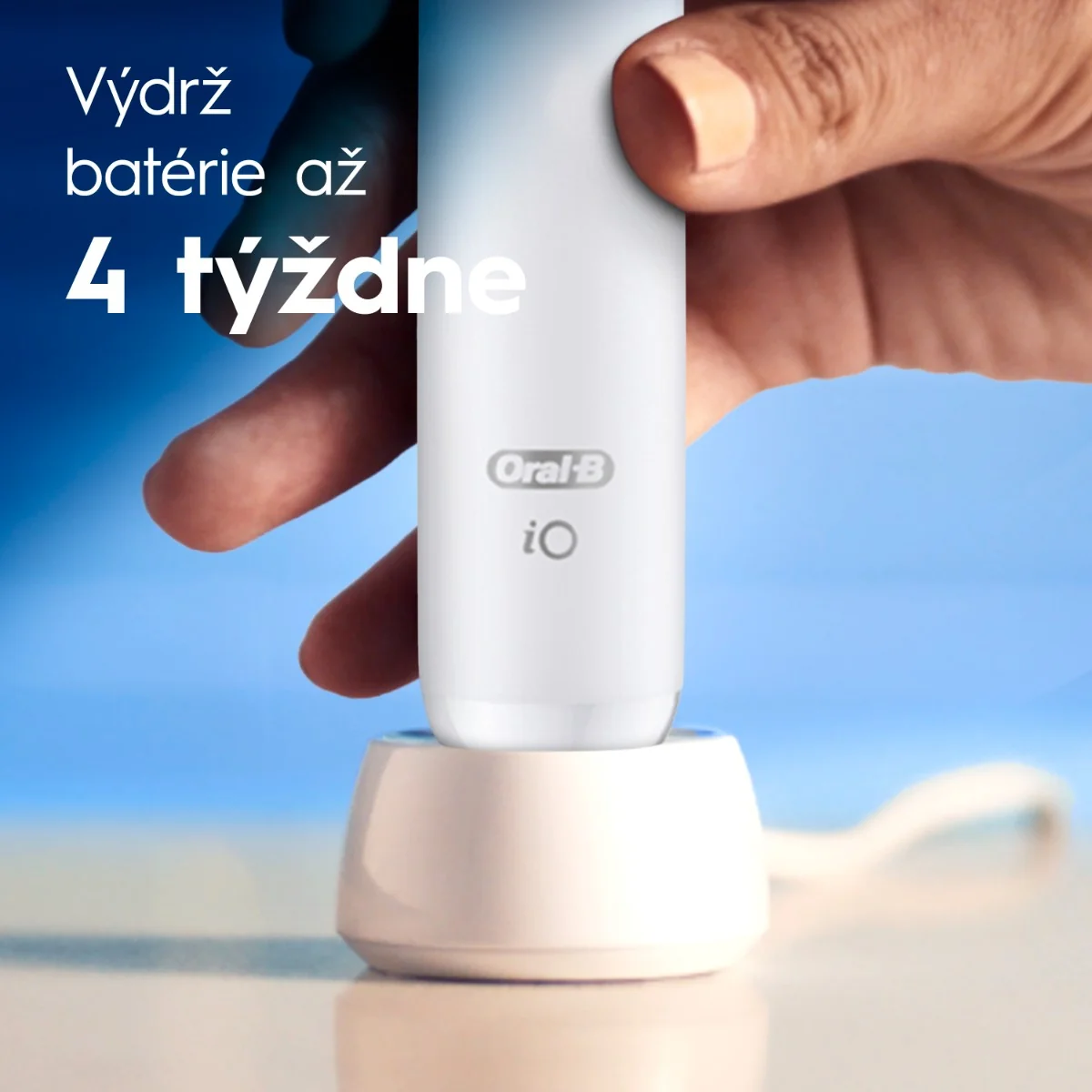 Oral-B iO 2 elektrická zubná kefka + cestovné puzdro, biela 1 set