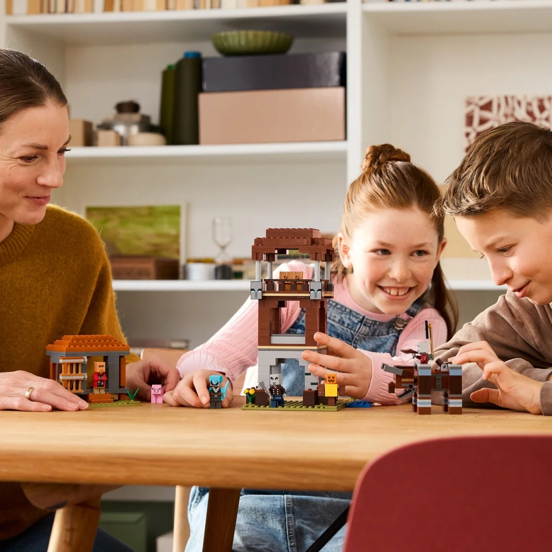 LEGO® Minecraft® 21278 Základňa plieniteľov a Ničiteľ