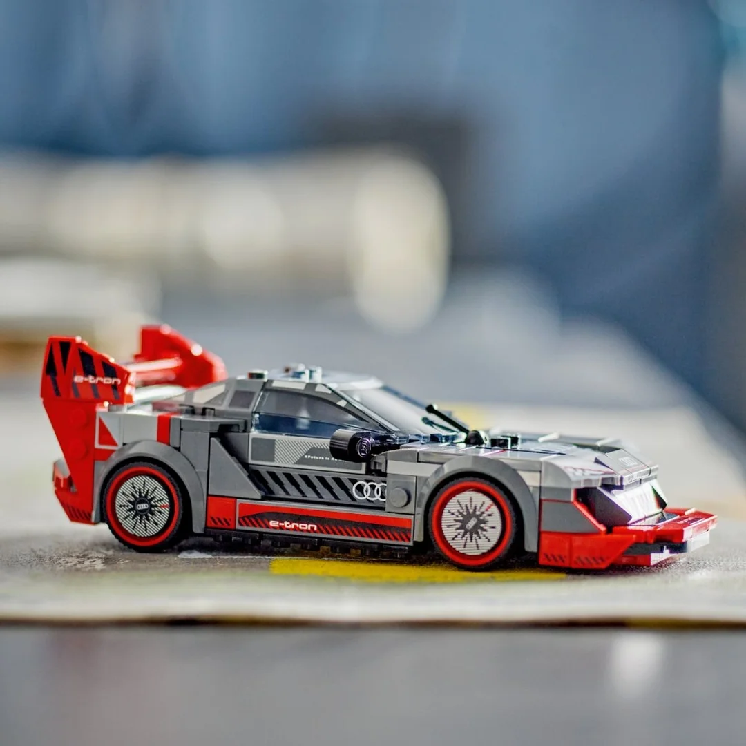 LEGO® Speed Champions 76921 Pretekárske auto Audi S1 e-tron quattro