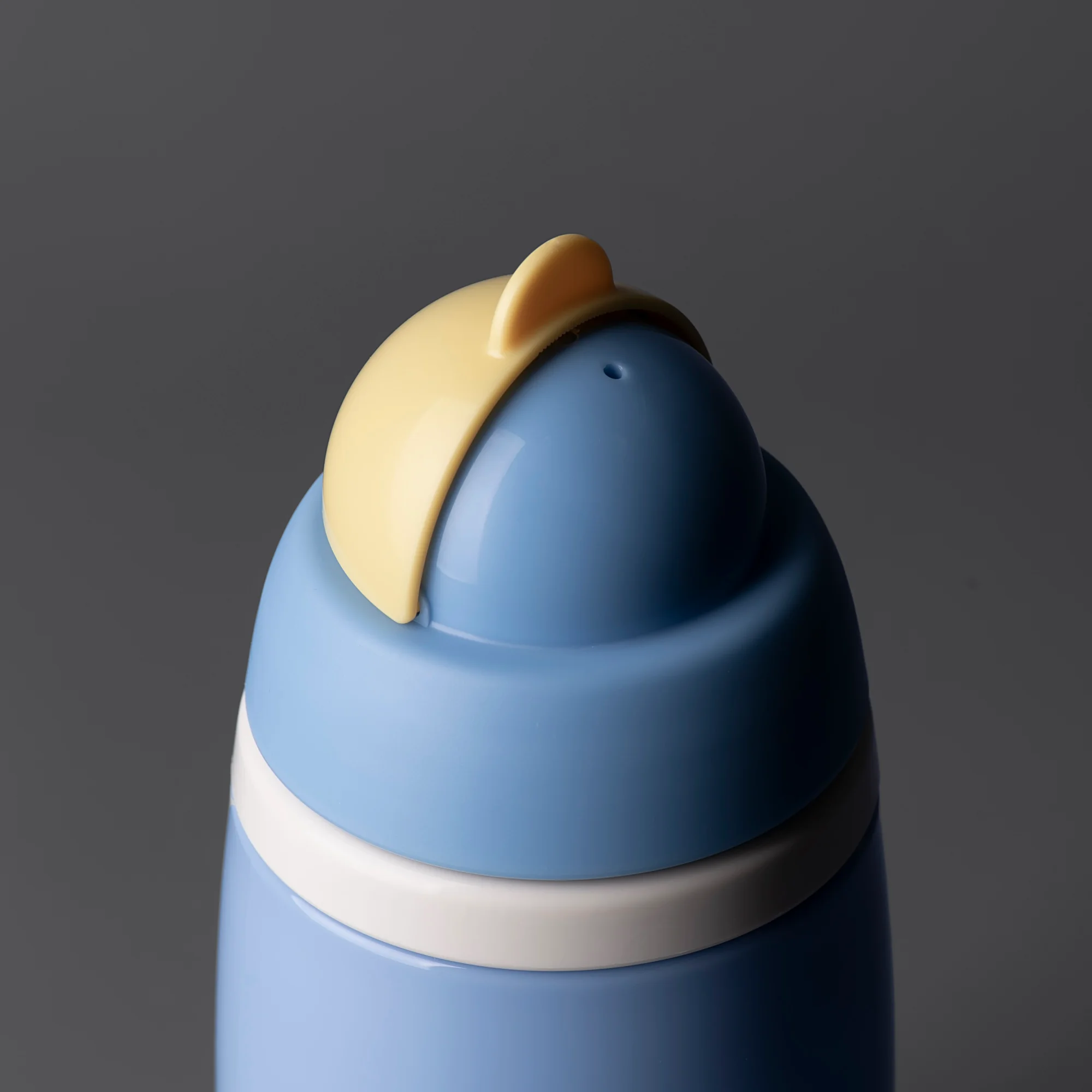 Tommee Tippee Active hrnček so slamkou, 266 ml, 12m+, modrý 266 ml