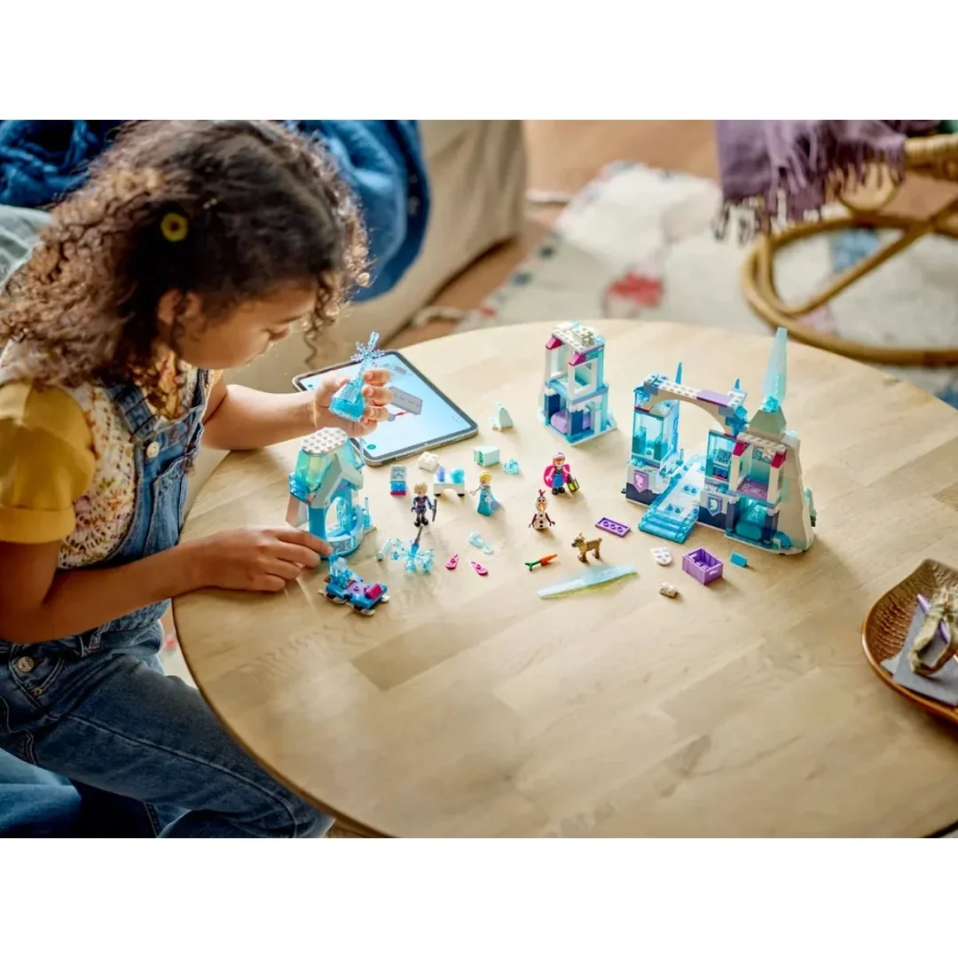 LEGO® Disney™ 43244 Elsa a jej ľadový palác